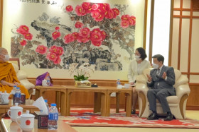 พิธีมอบเรือสุพรรณหงส์จำลองให้แก่สถานเอกอัครราชทูตสาธารณรัฐประชาชนจีนประจำประเทศไทย ... พารามิเตอร์รูปภาพ 1
