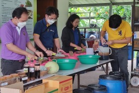 โครงการส่งเสริมวิถีพอเพียงตามรอยพระยุคลบาท ณ ศูนย์ศึกษาการพั ... พารามิเตอร์รูปภาพ 27